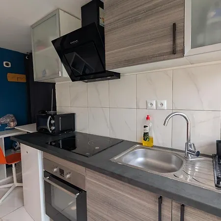 Calme Dans Un Quartier Residentiel - Proche Paris Apartment