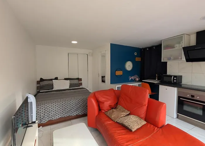 Calme Dans Un Quartier Residentiel - Proche Paris Apartmán Houilles